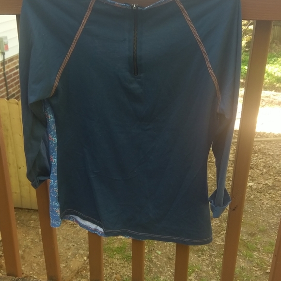 Crafty floral and blue shirt - Picture 2 of 7